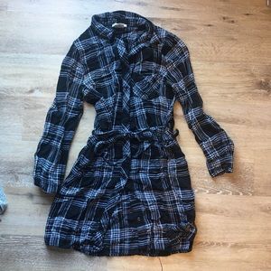 Flannel dress with waist tie.